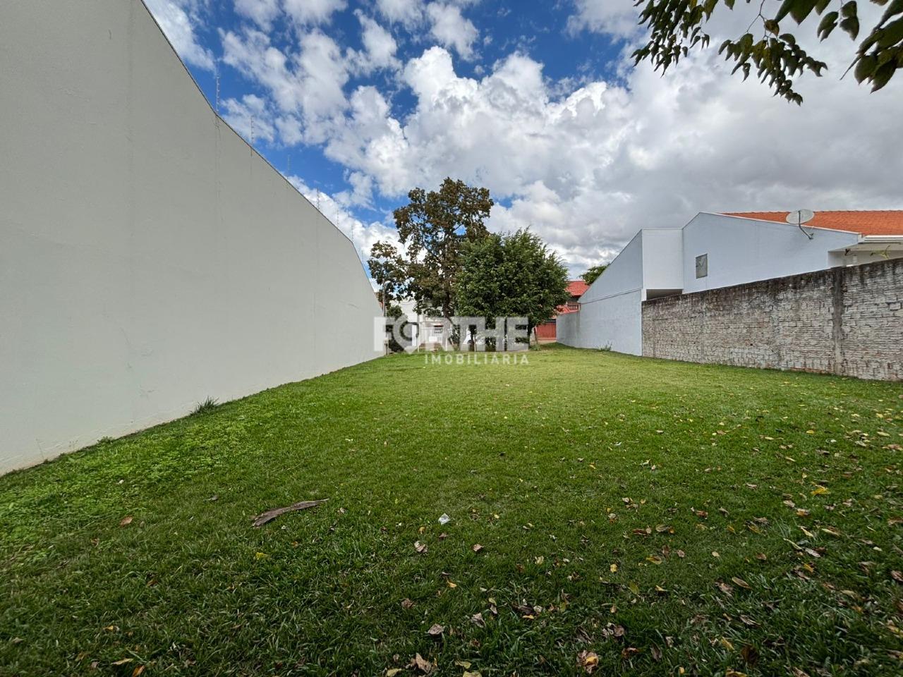 Terreno à venda no Recanto Tropical: