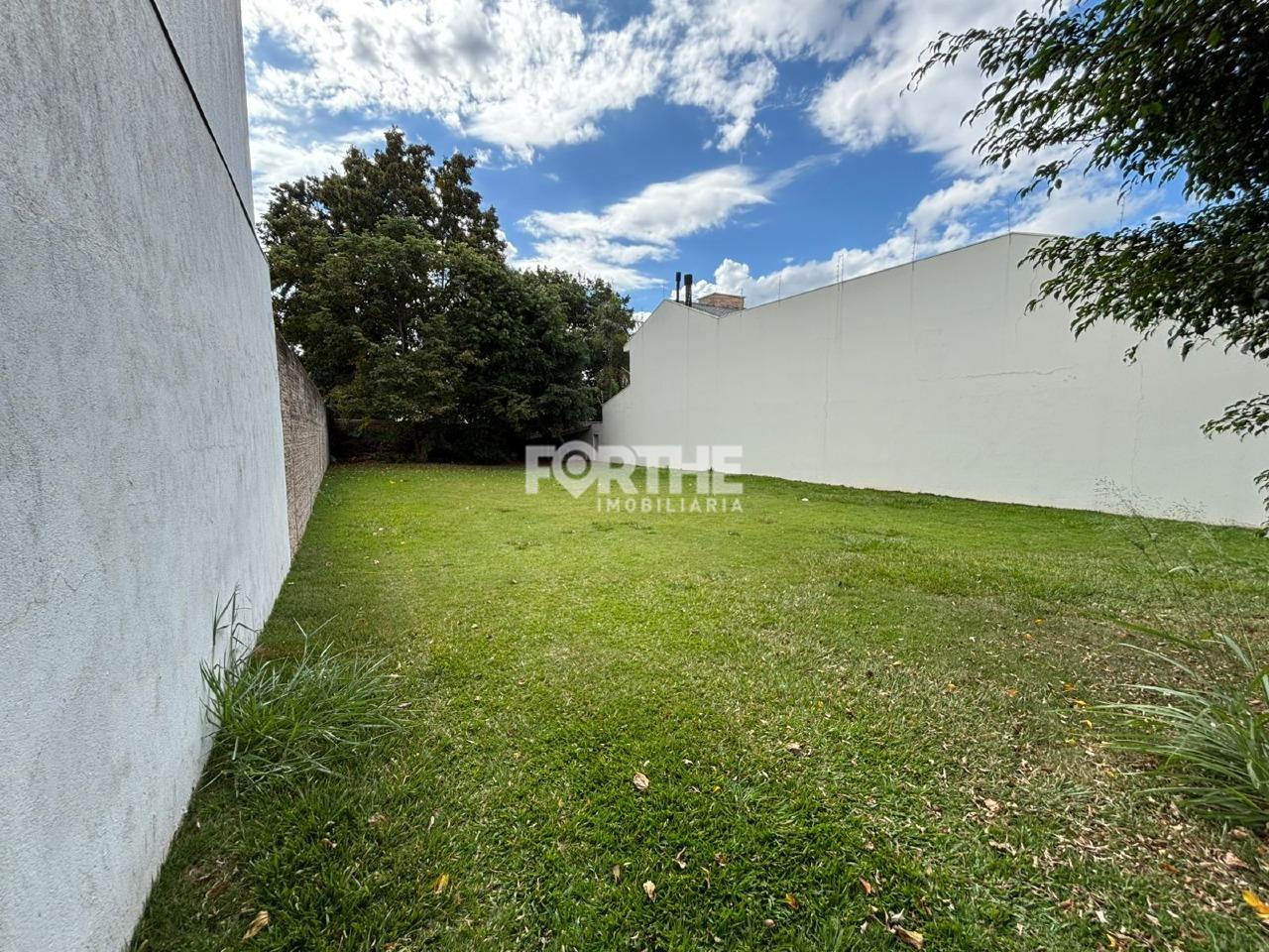 Terreno à venda no Recanto Tropical: