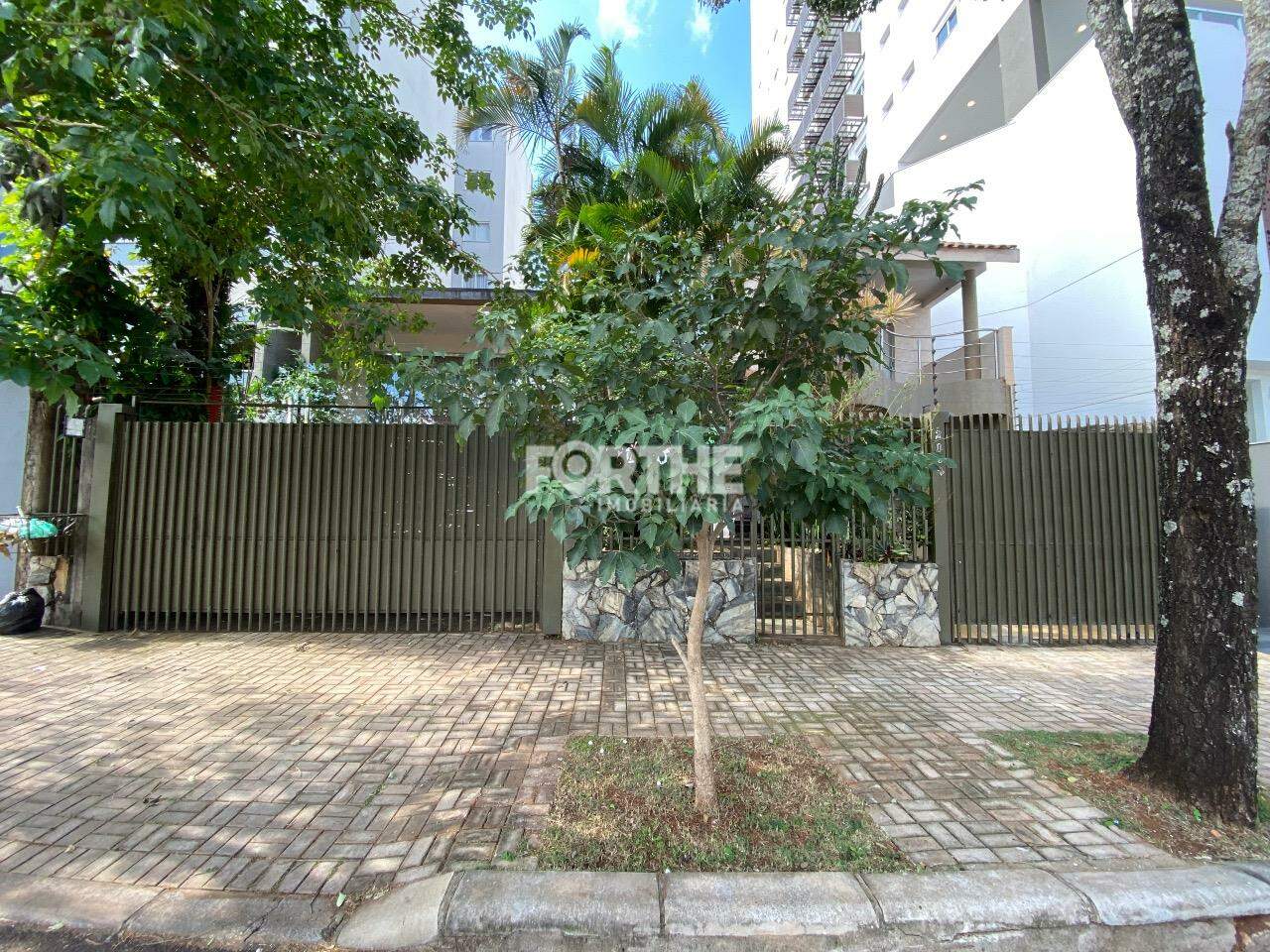 Sobrado à venda no Country: 