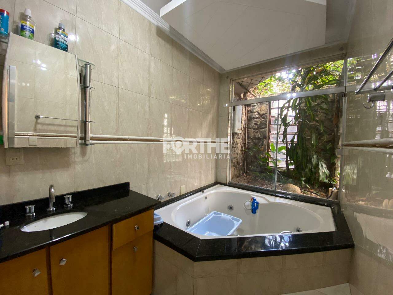 Sobrado à venda no Country: 