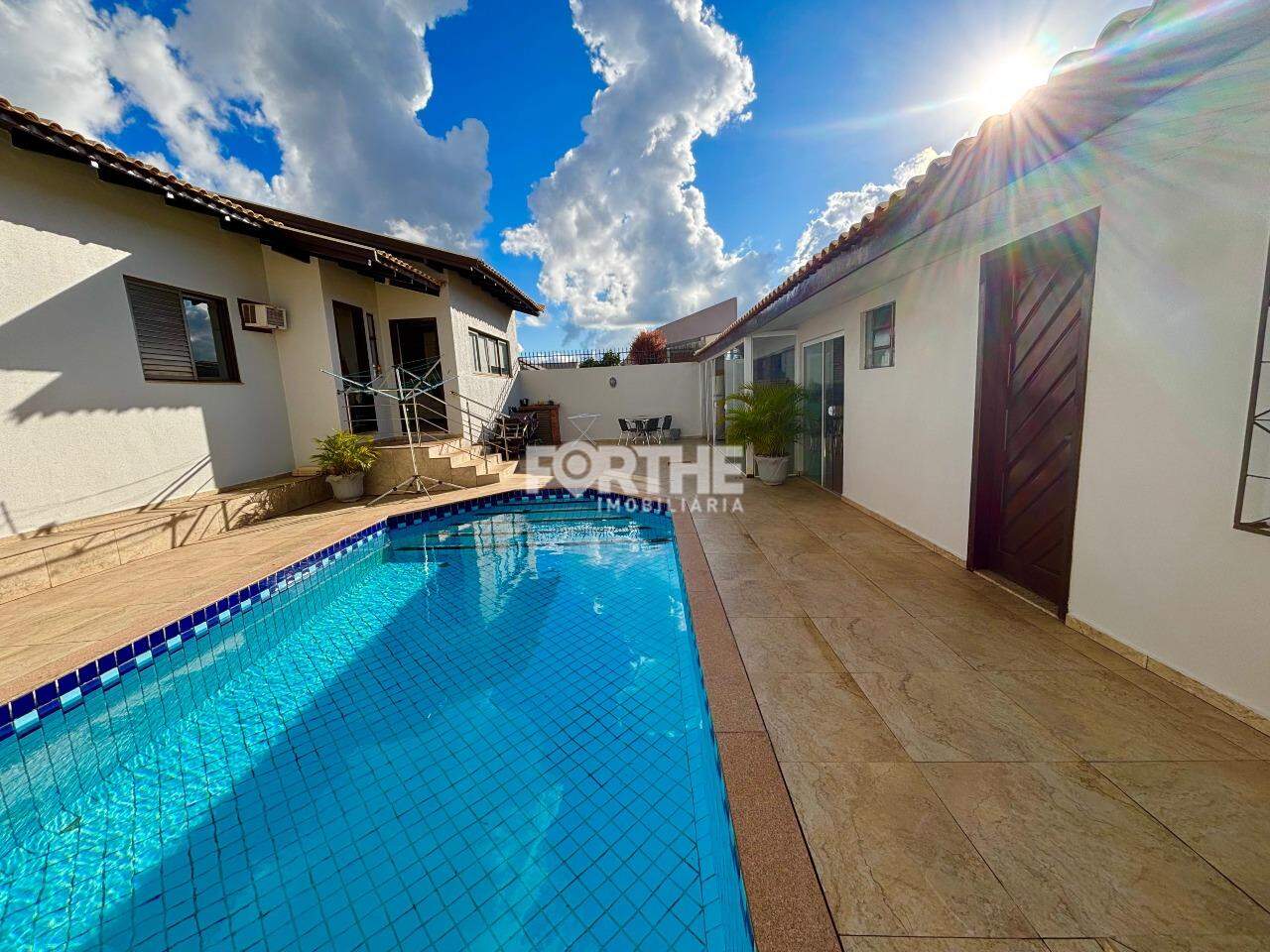 Casa à venda no Recanto Tropical: 