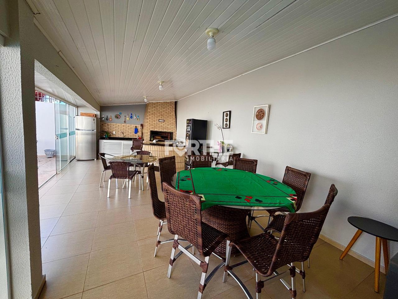 Casa à venda no Recanto Tropical: 