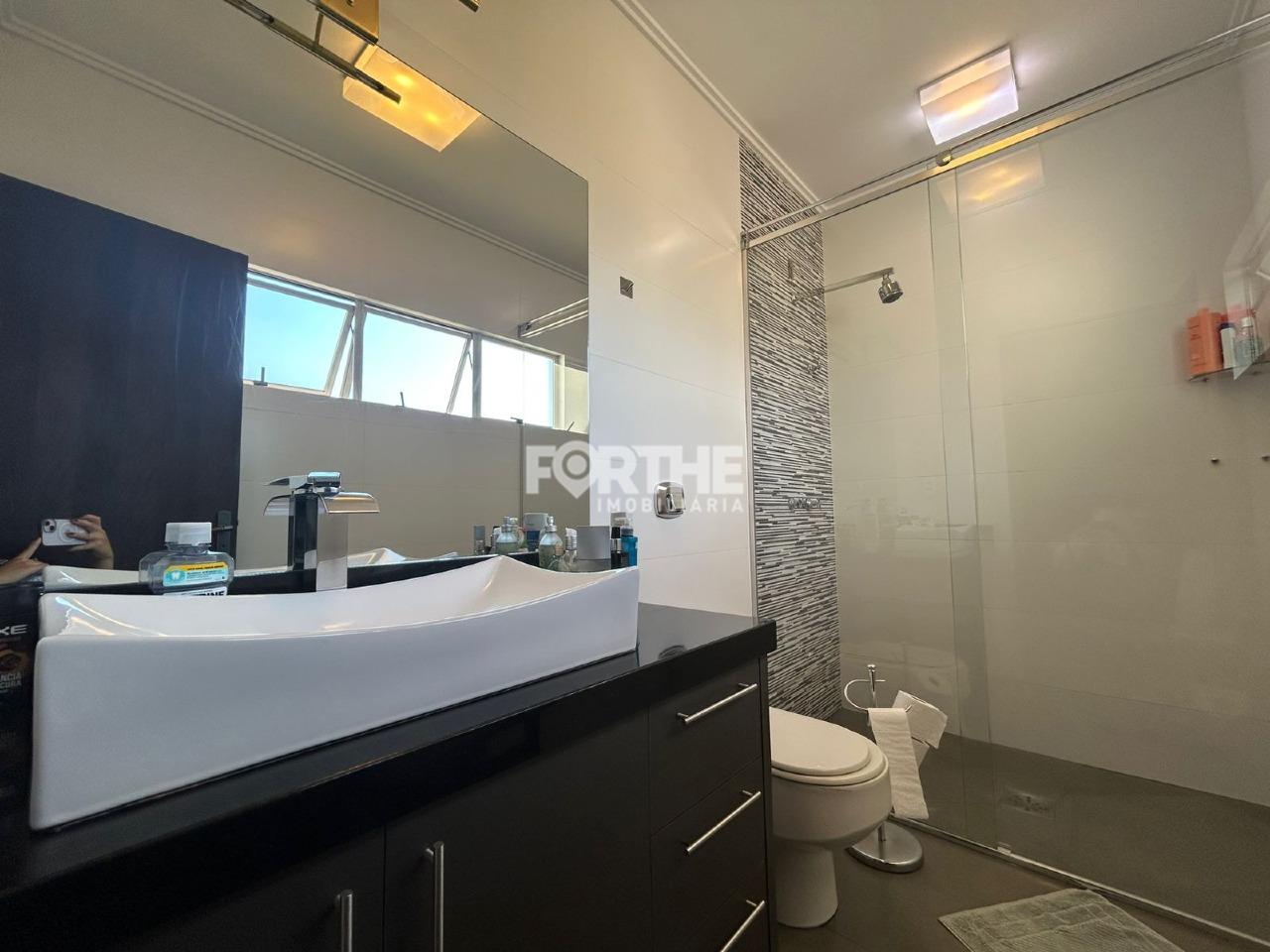 Sobrado em condomínio à venda no Country: