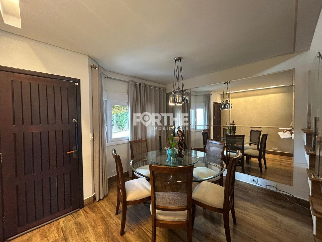 Sobrado em condomínio à venda no Country: