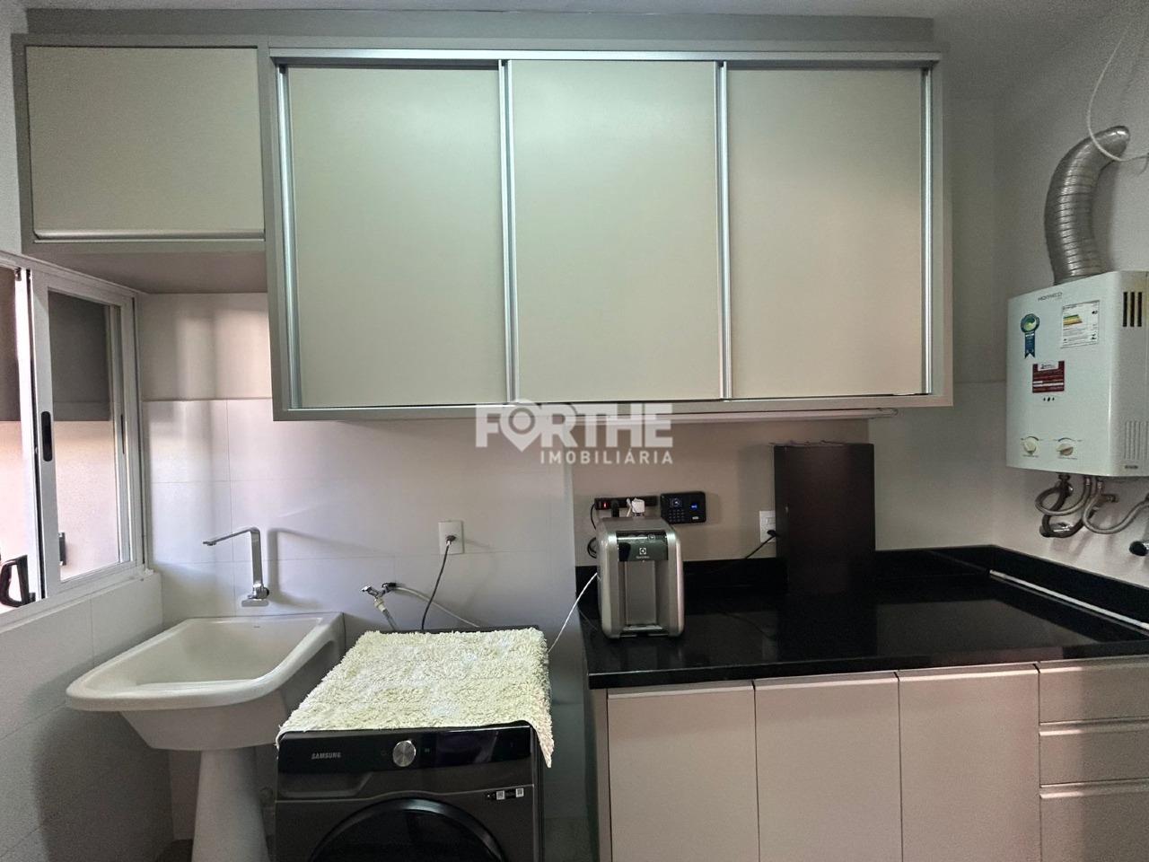 Sobrado em condomínio à venda no Country: