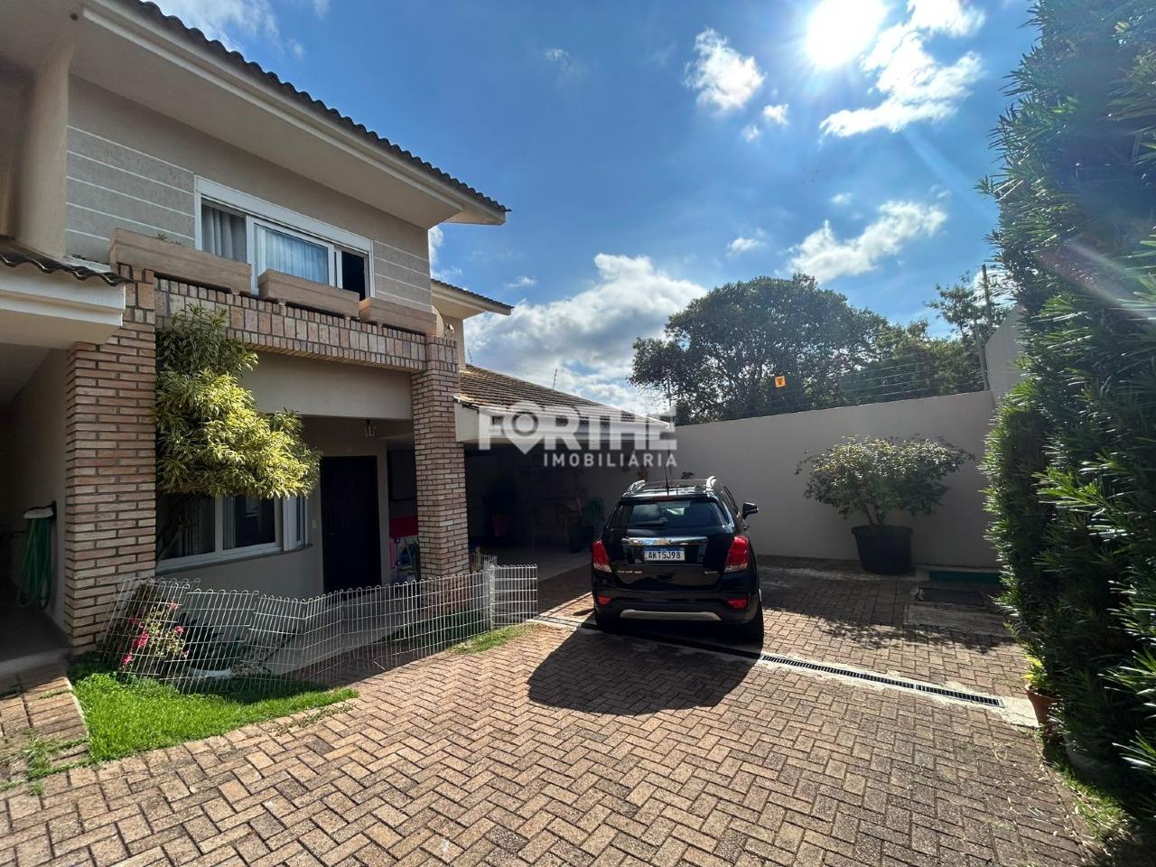 Sobrado em condomínio à venda no Country: