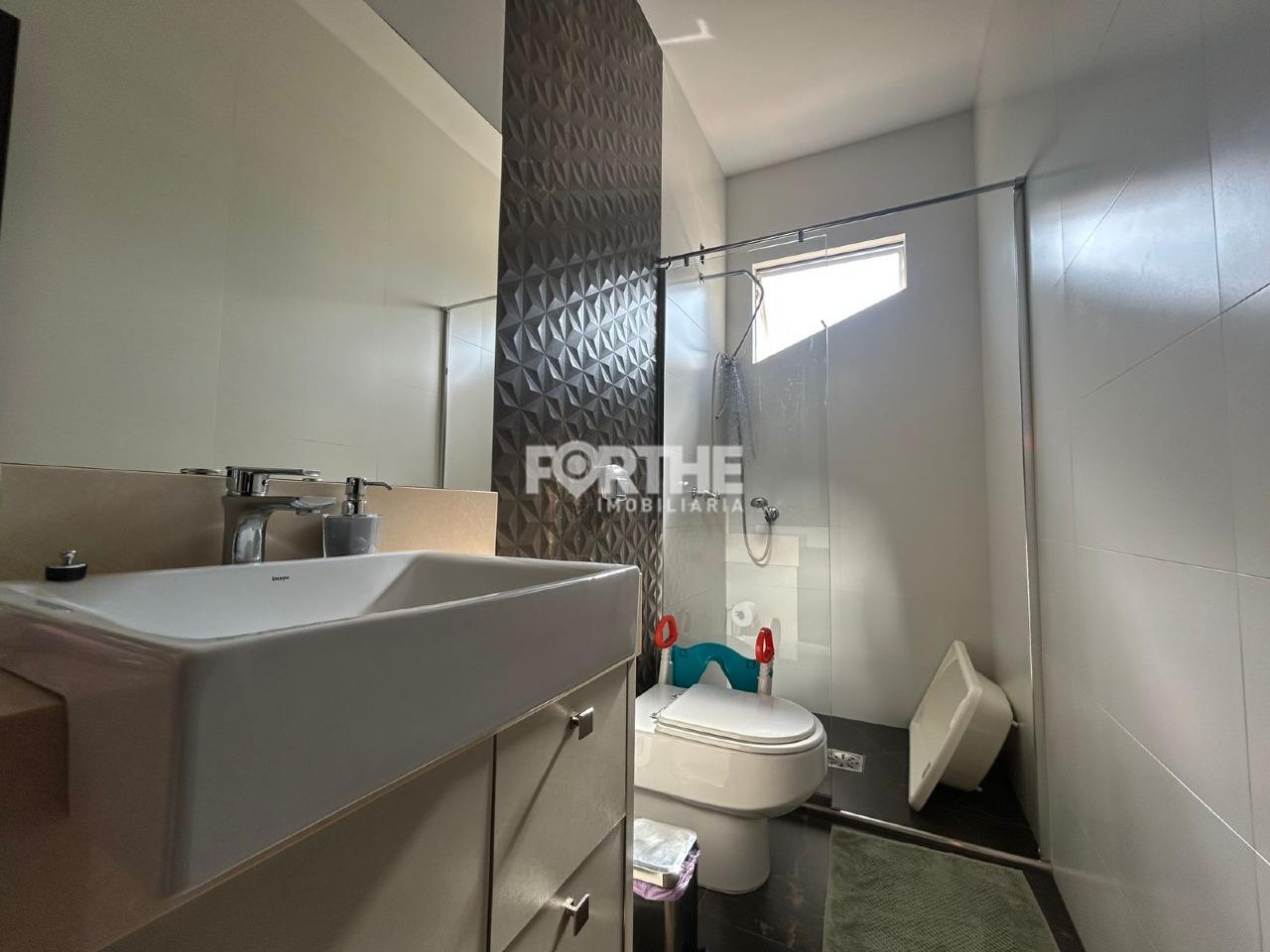 Sobrado em condomínio à venda no Country: