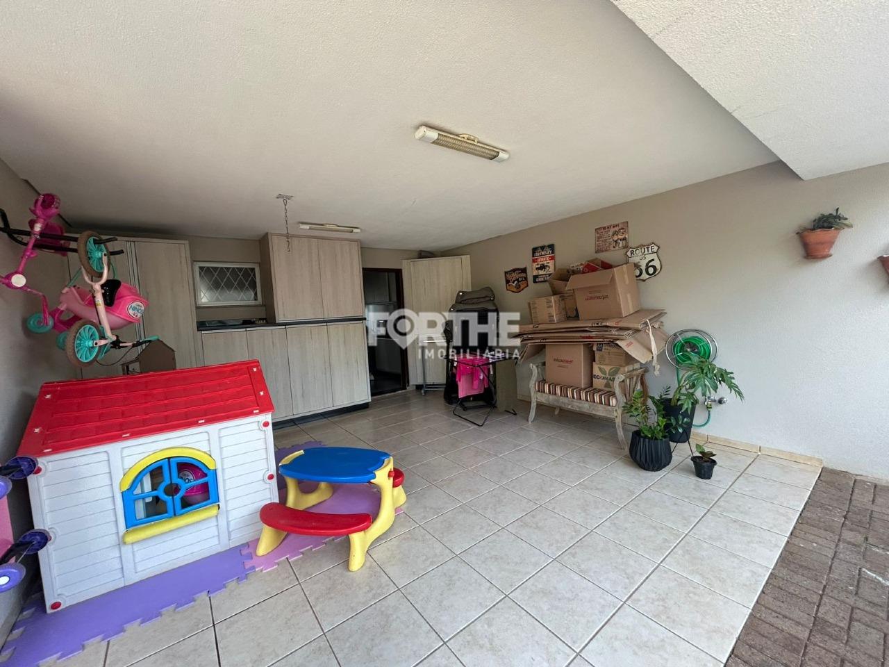 Sobrado em condomínio à venda no Country: