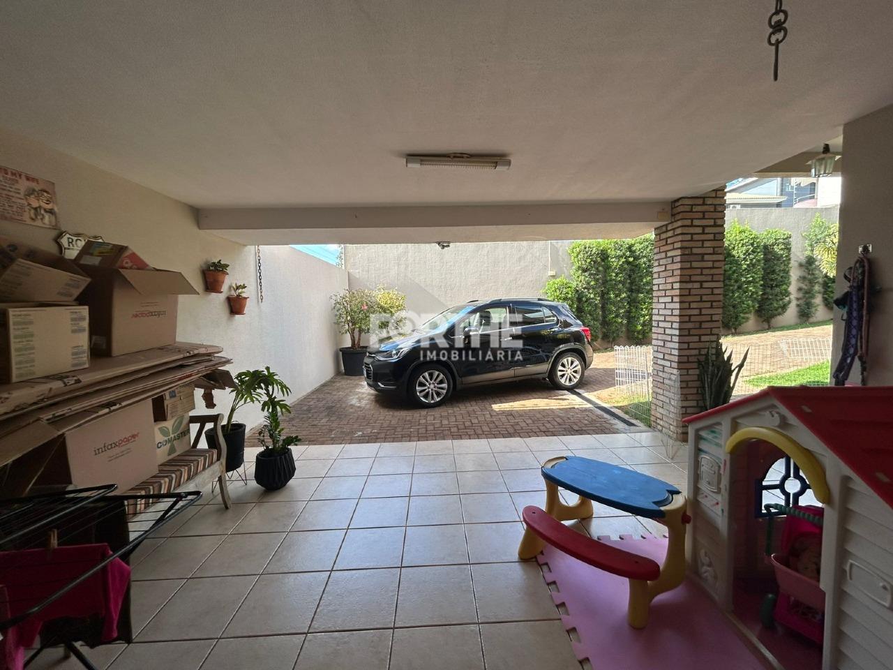 Sobrado em condomínio à venda no Country: