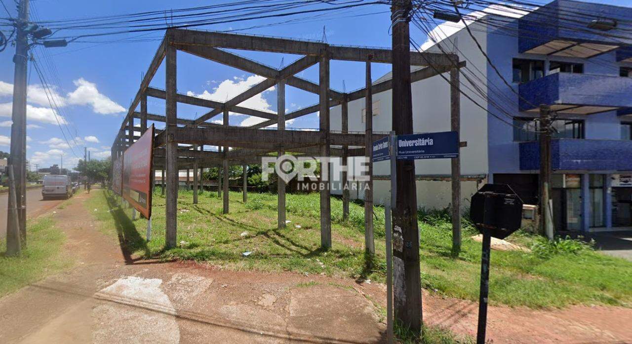 Terreno à venda no Universitário: 