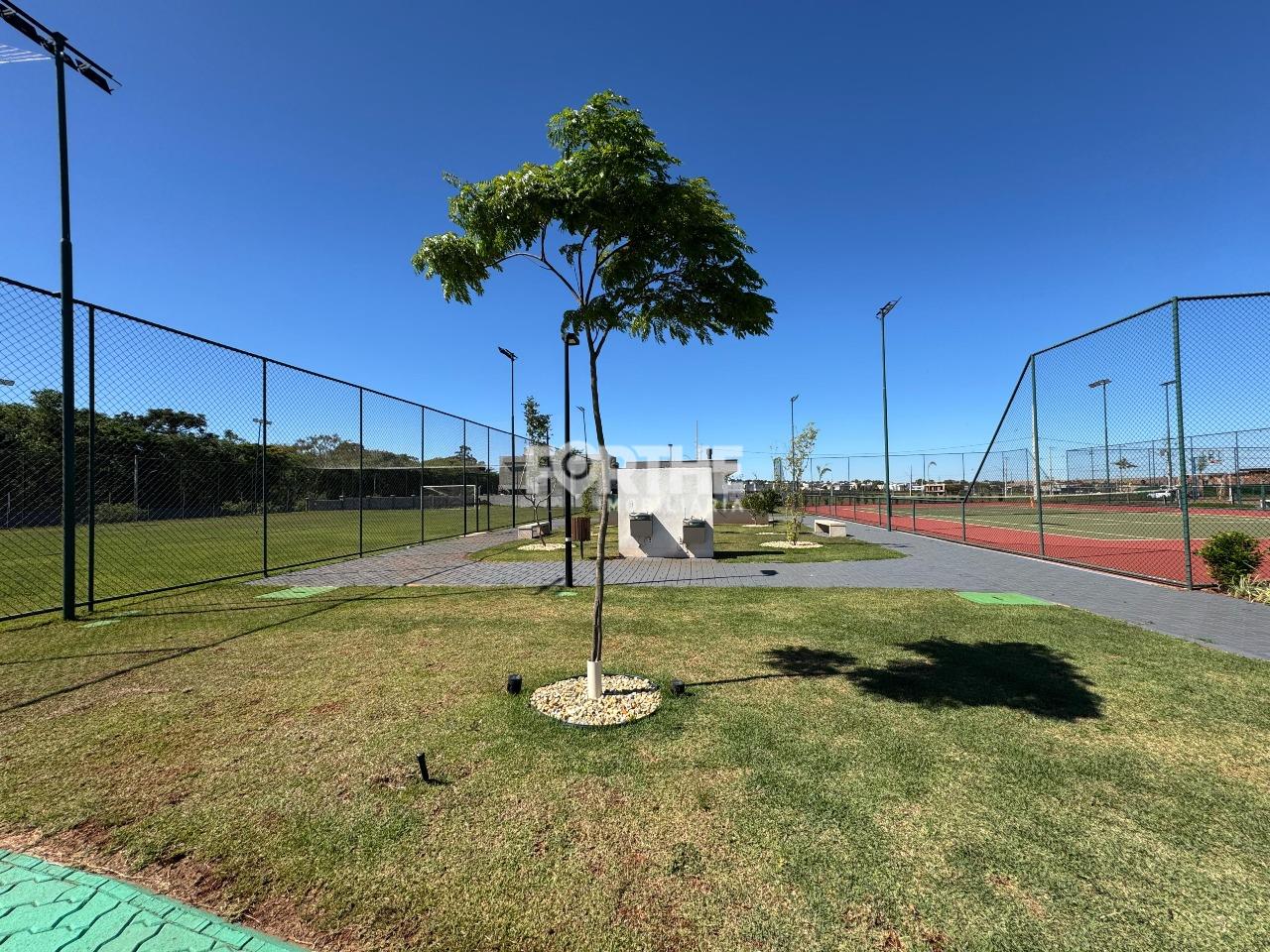 Terreno em condomínio à venda no FAG: