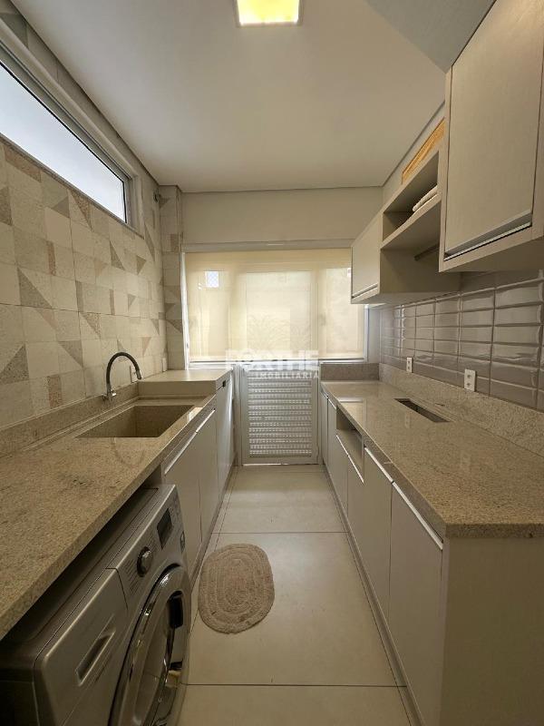 Sobrado em condomínio à venda no FAG: