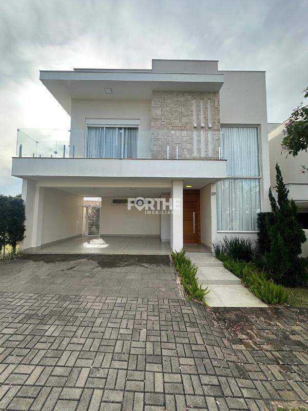 Sobrado em condomínio à venda no FAG: 