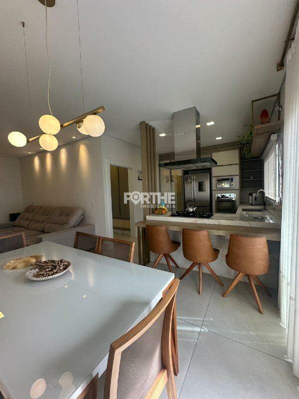 Sobrado em condomínio à venda no FAG: