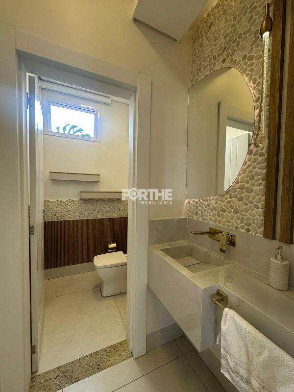 Sobrado em condomínio à venda no FAG: