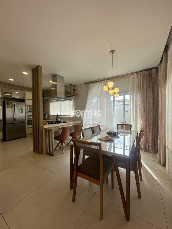 Sobrado em condomínio à venda no FAG: