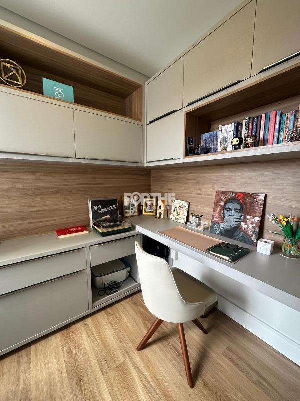 Sobrado em condomínio à venda no FAG: