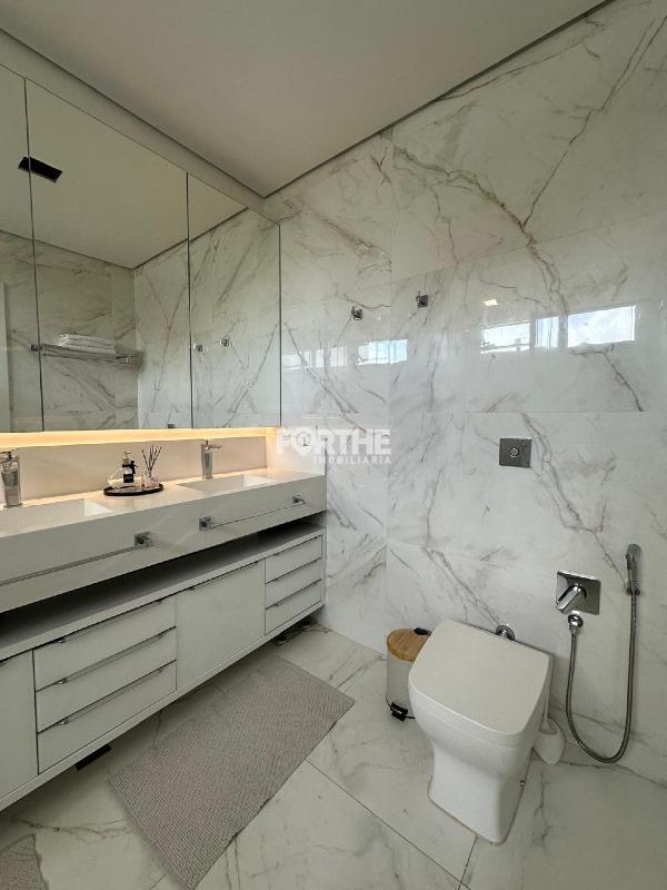 Sobrado em condomínio à venda no FAG: