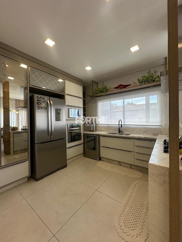 Sobrado em condomínio à venda no FAG: