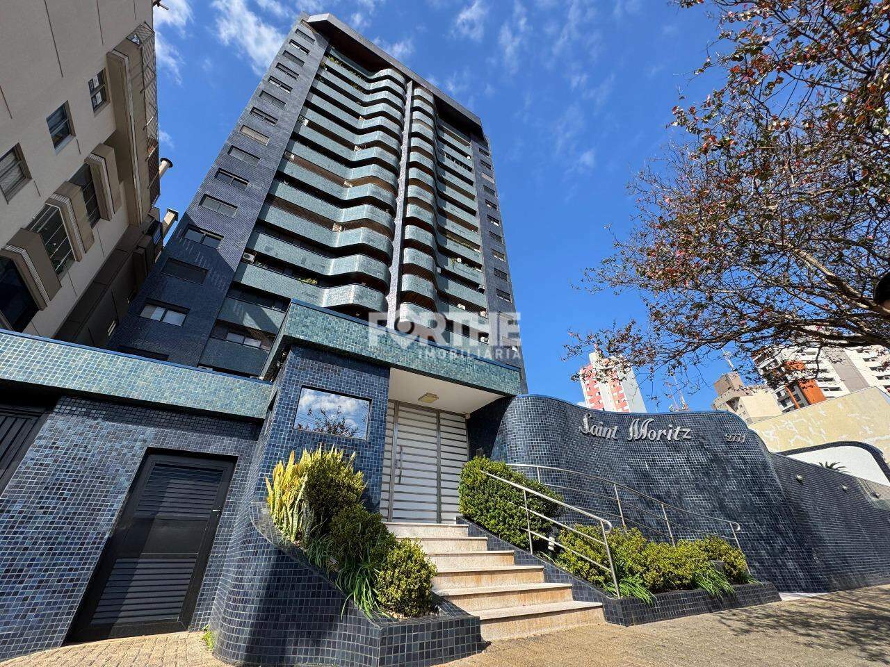 Apartamento 4 Dormitórios Centro 218m²