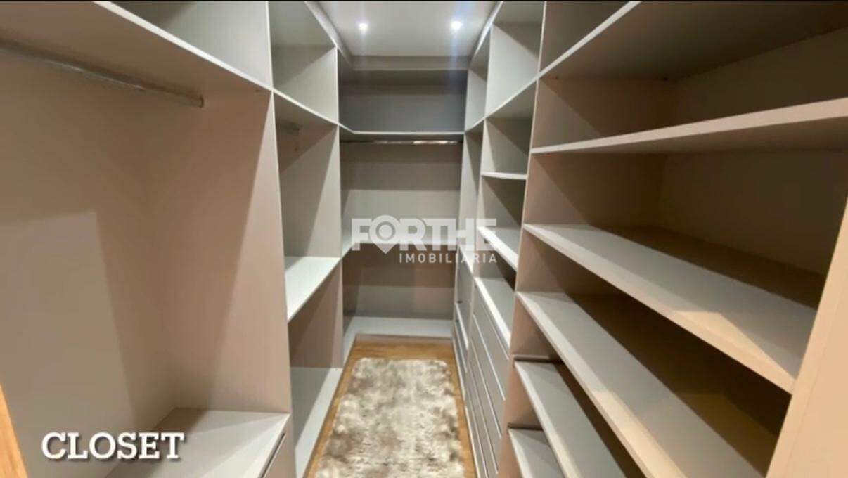 Sobrado em condomínio à venda no FAG: