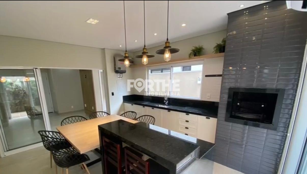 Sobrado em condomínio à venda no FAG: