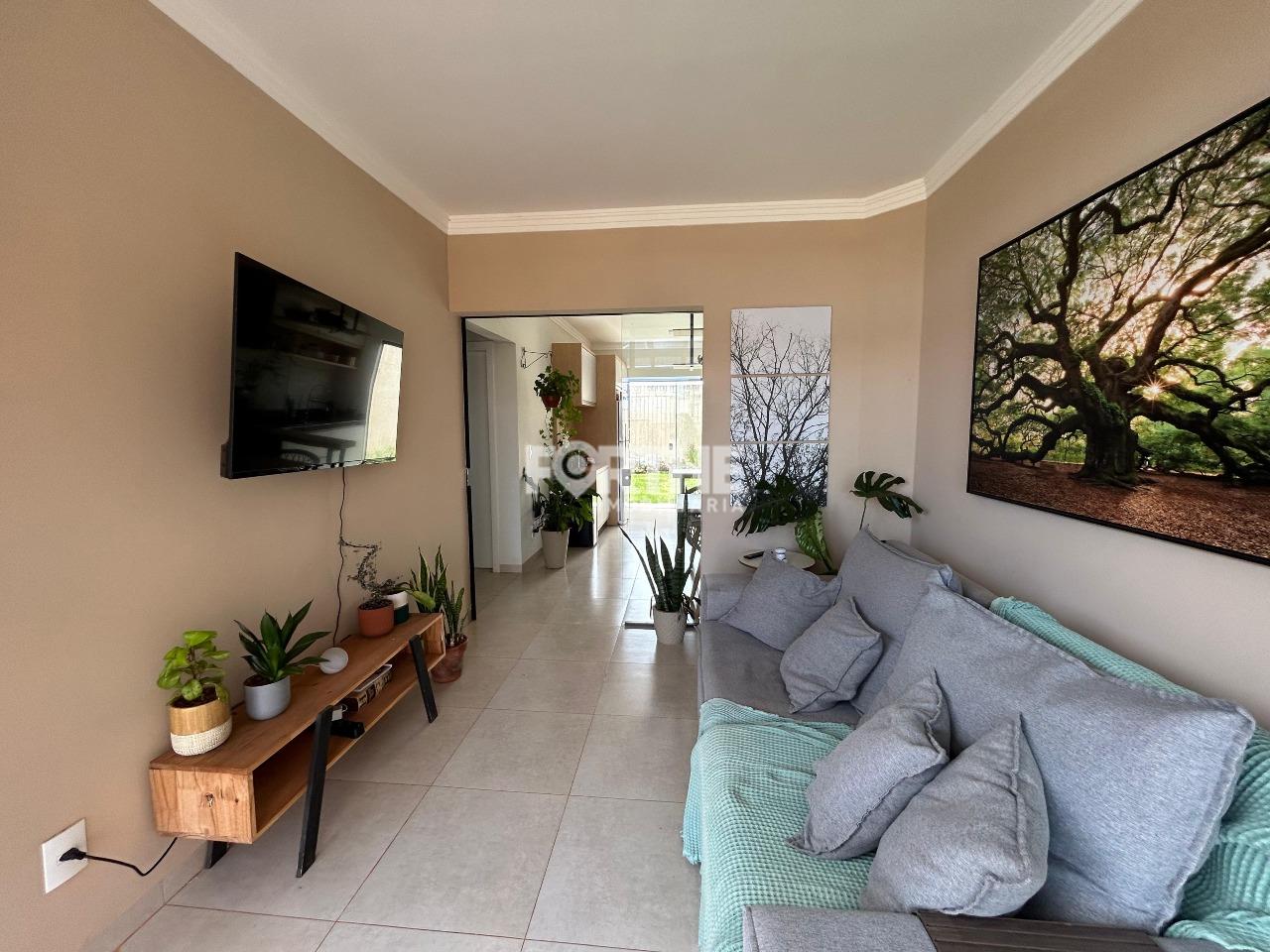 Casa 2 Dormitórios Vista Linda 54m²