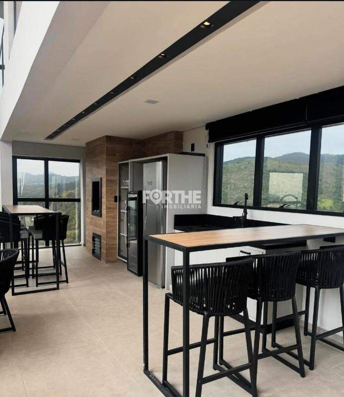 Apartamento à venda no Pereque: 