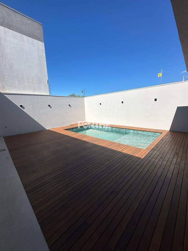 Casa à venda no Recanto Tropical III: 