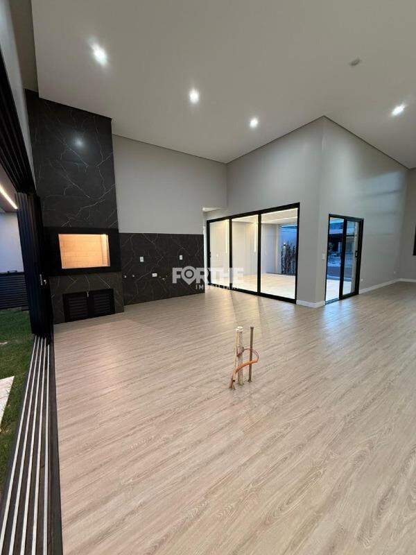 Casa à venda no Recanto Tropical IV: