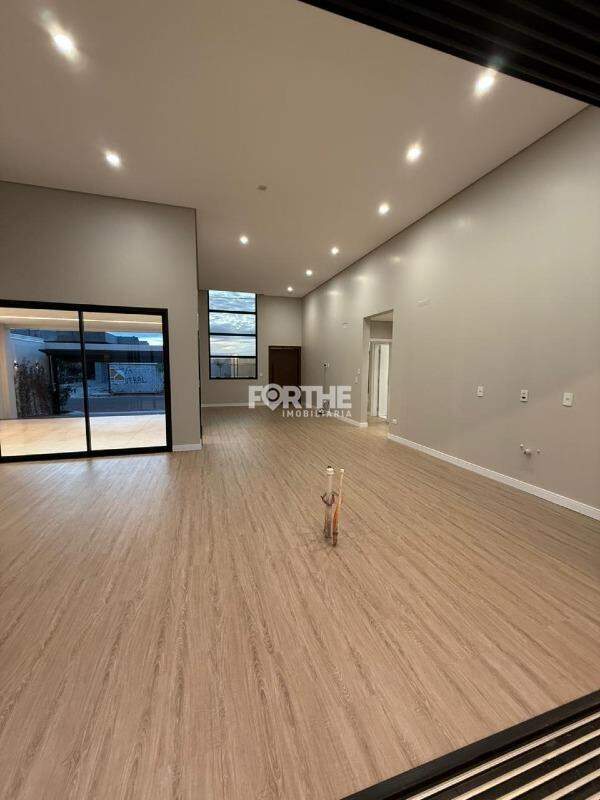 Casa à venda no Recanto Tropical IV: