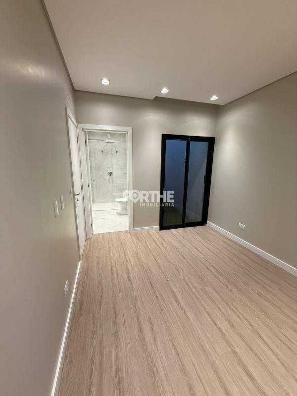 Casa à venda no Recanto Tropical IV: