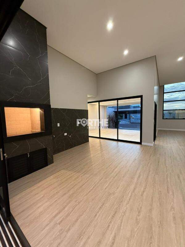 Casa à venda no Recanto Tropical IV: