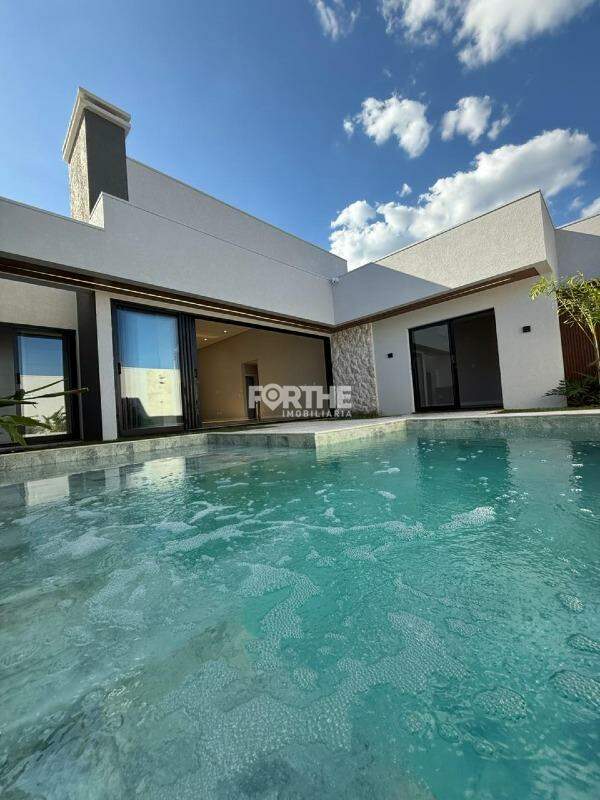 Casa à venda no Recanto Tropical IV: