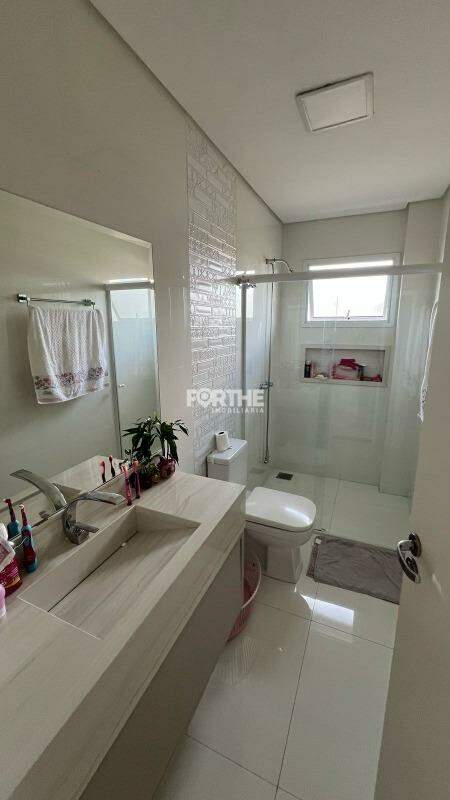 Sobrado em condomínio à venda no FAG: 