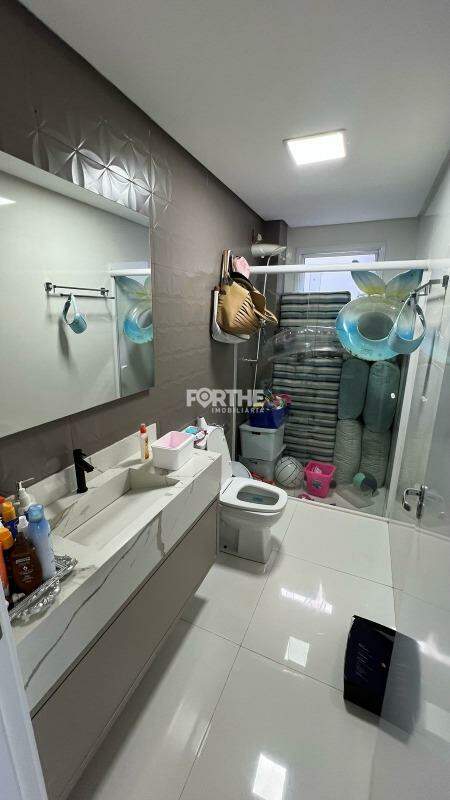 Sobrado em condomínio à venda no FAG: 