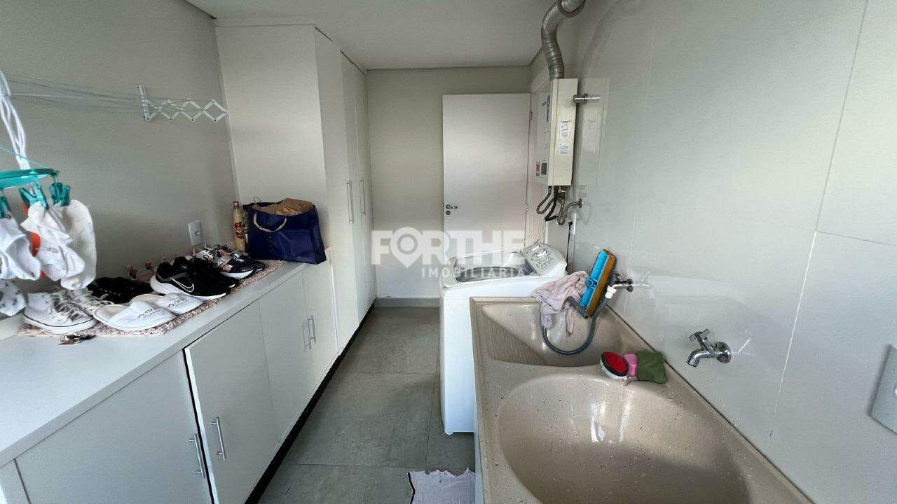 Sobrado em condomínio à venda no FAG: 