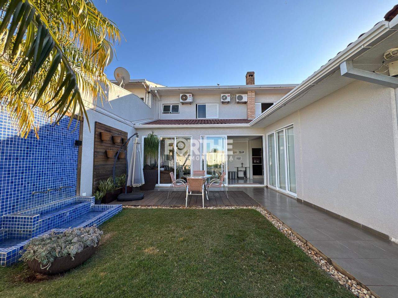 Sobrado à venda no Neva: 