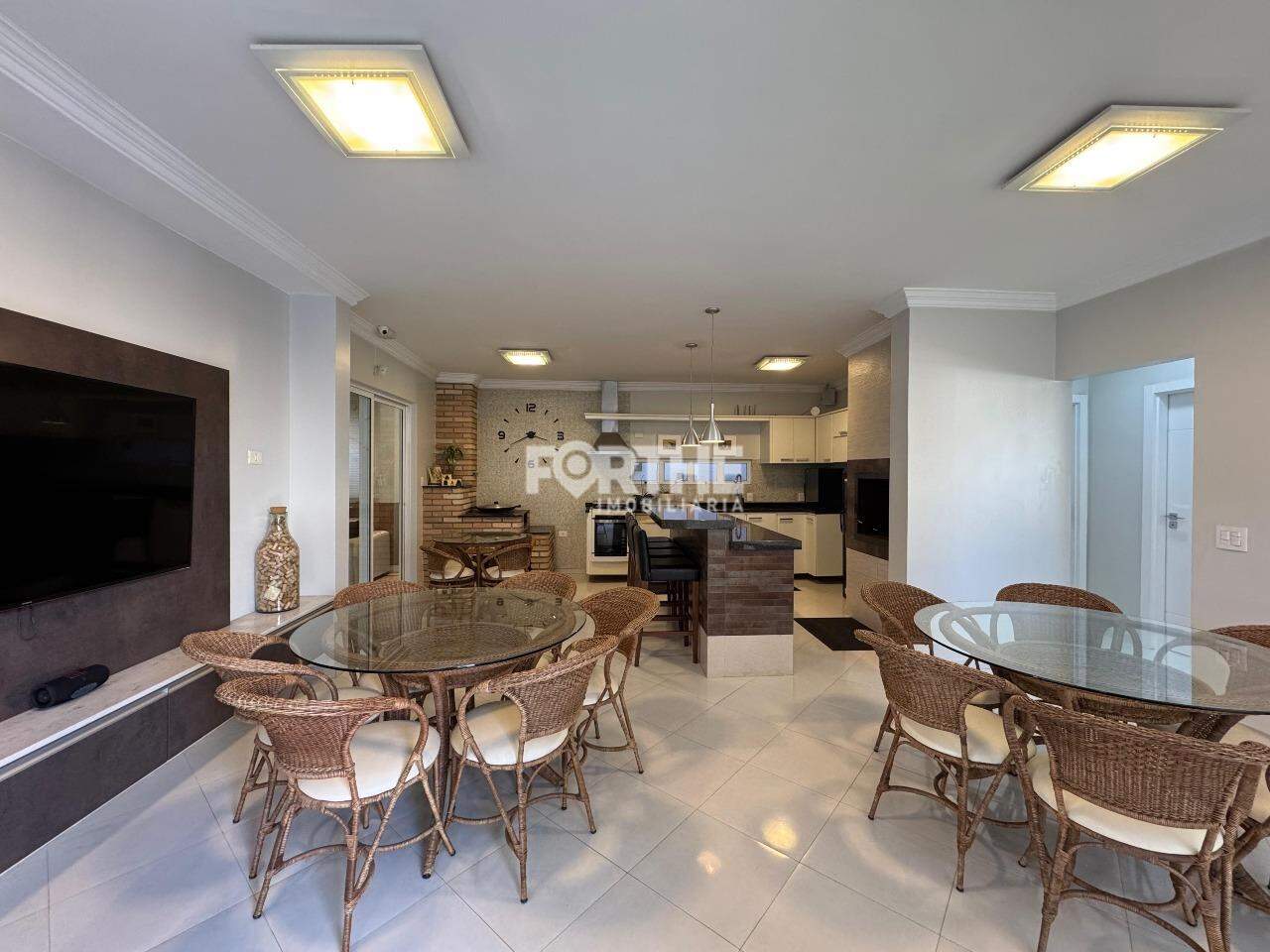 Sobrado à venda no Neva: 