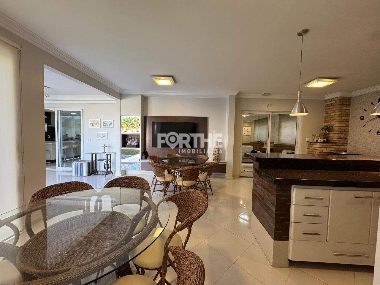 Sobrado à venda no Neva: 