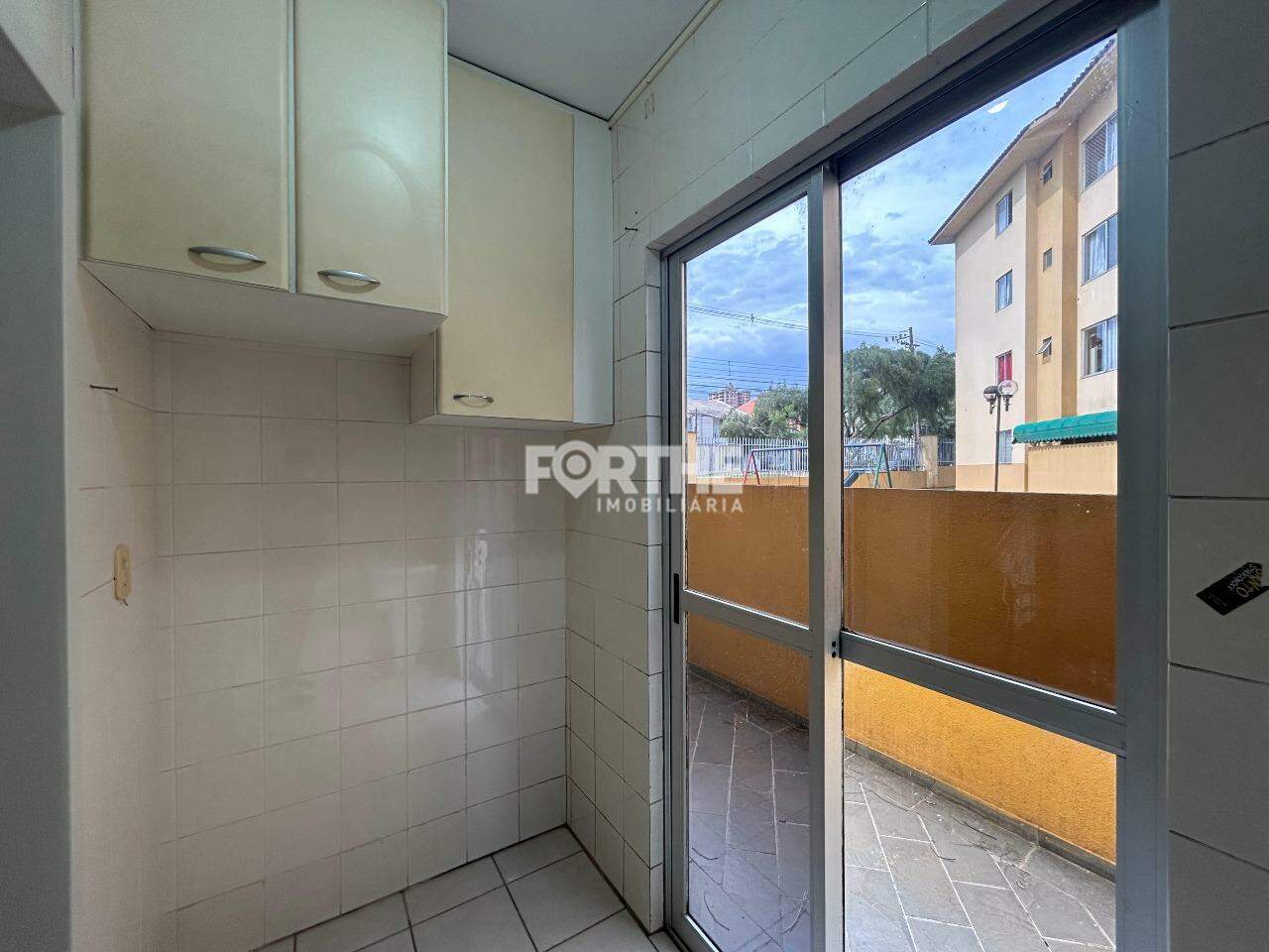 Apartamento para aluguel no Coqueiral: