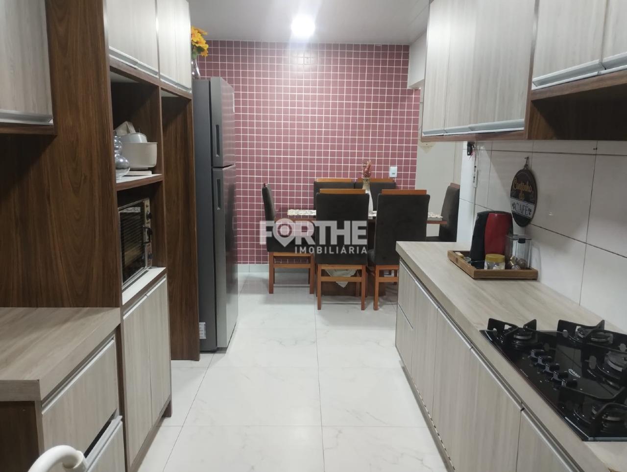 Casa à venda no Universitário: 