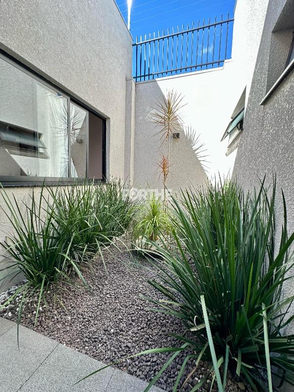 Casa à venda no Tropical III: 