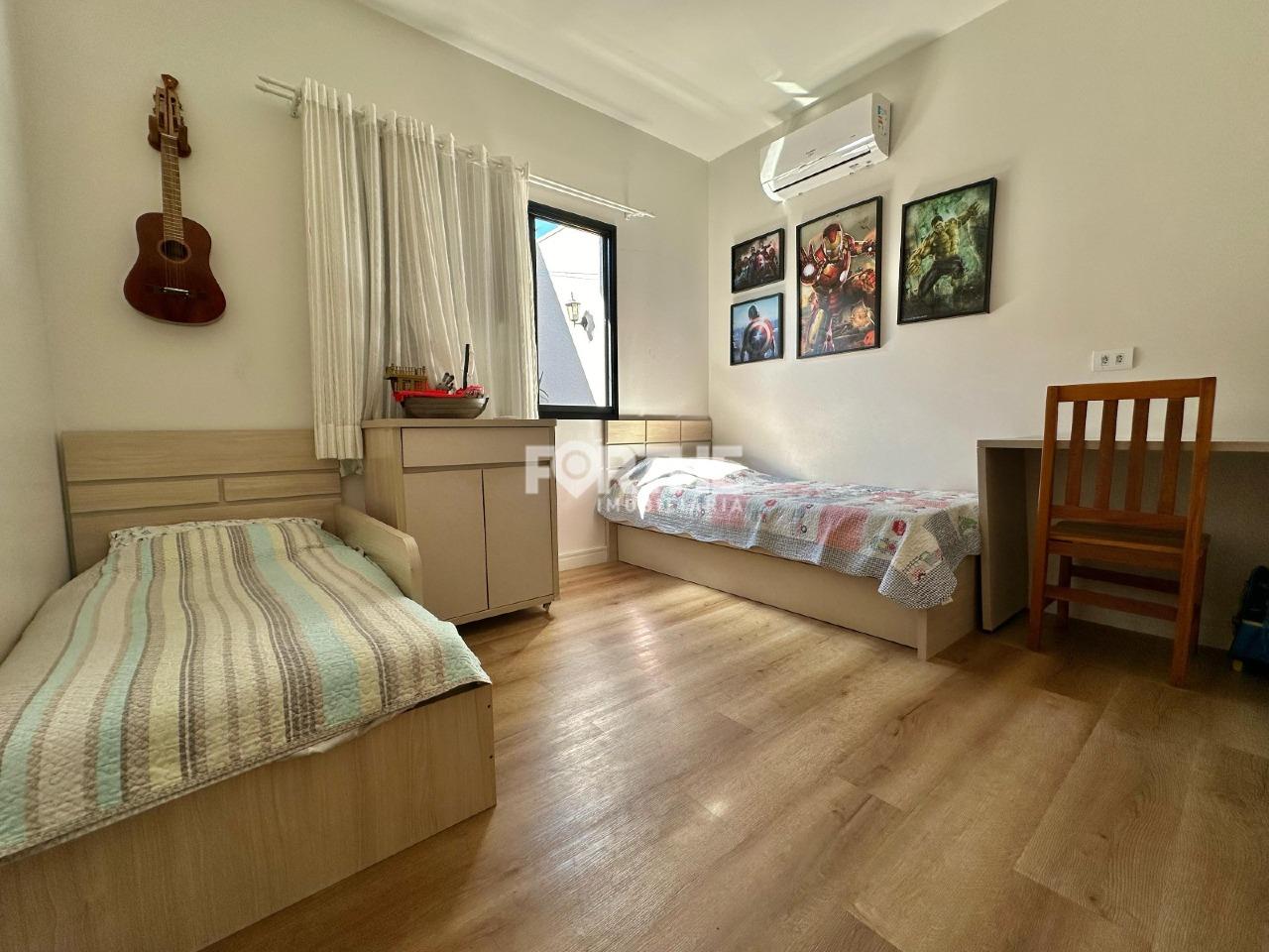 Casa à venda no Tropical III: 