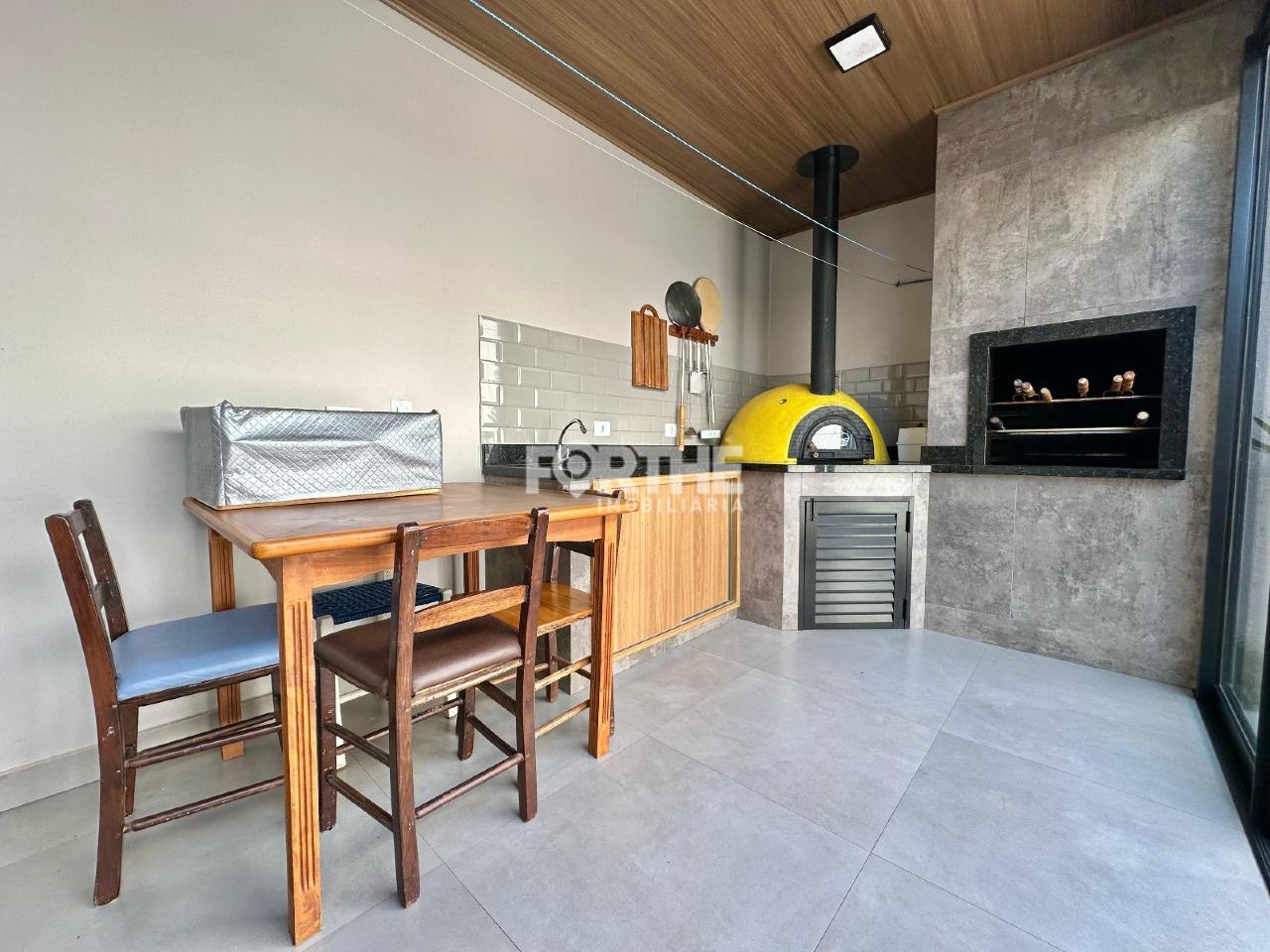 Casa à venda no Tropical III: 