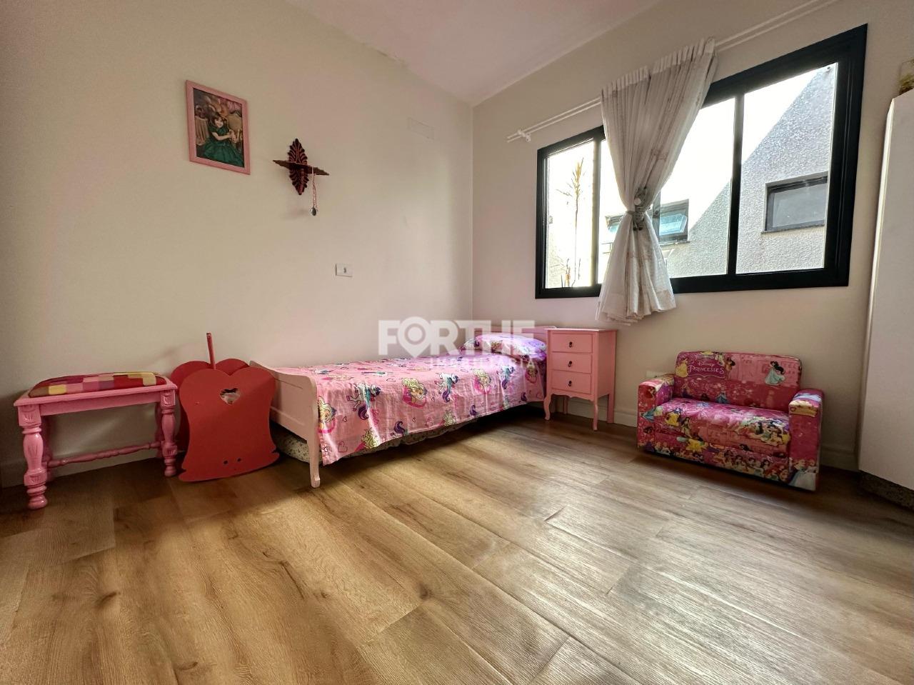 Casa à venda no Tropical III: 