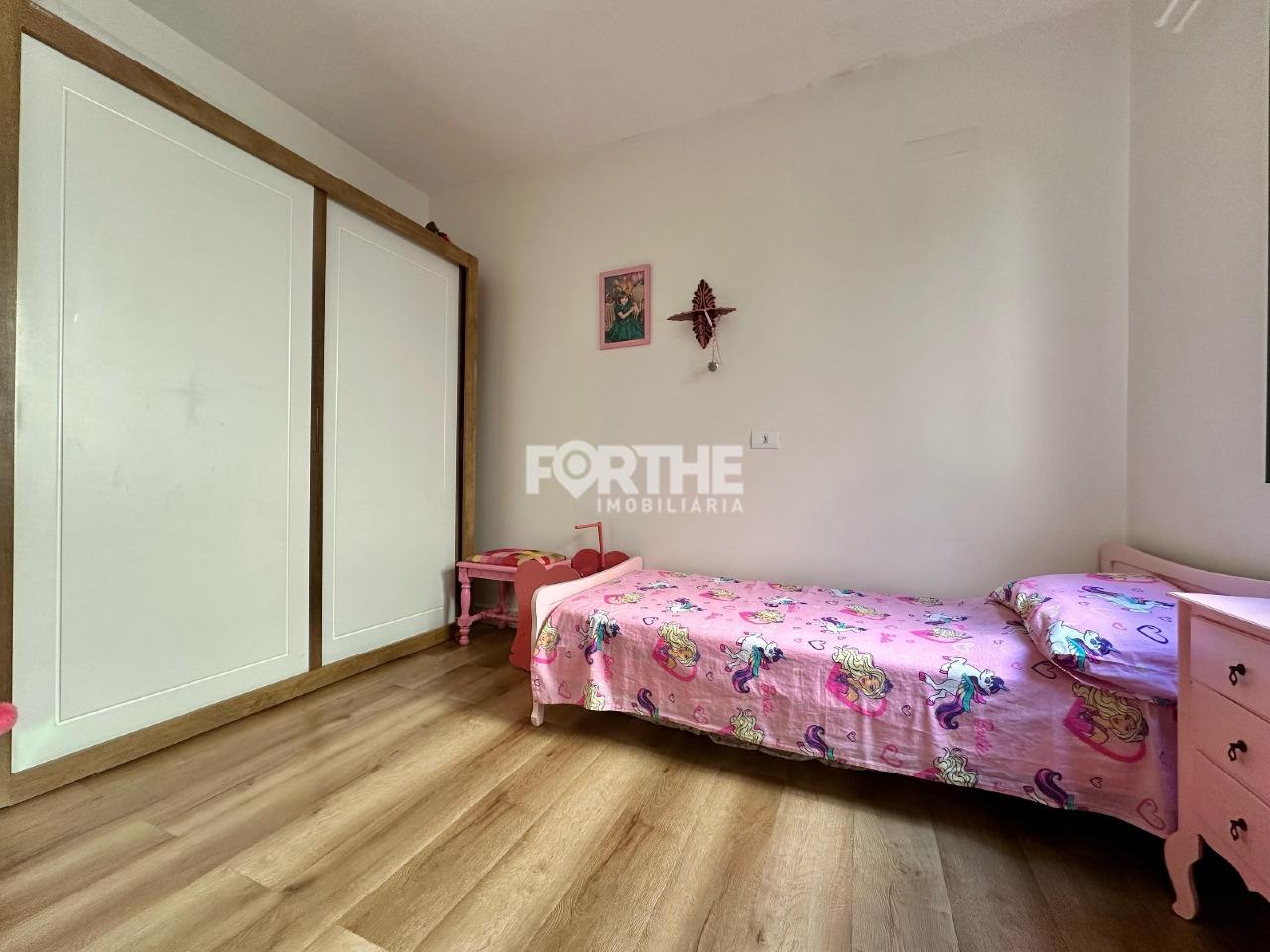 Casa à venda no Tropical III: 