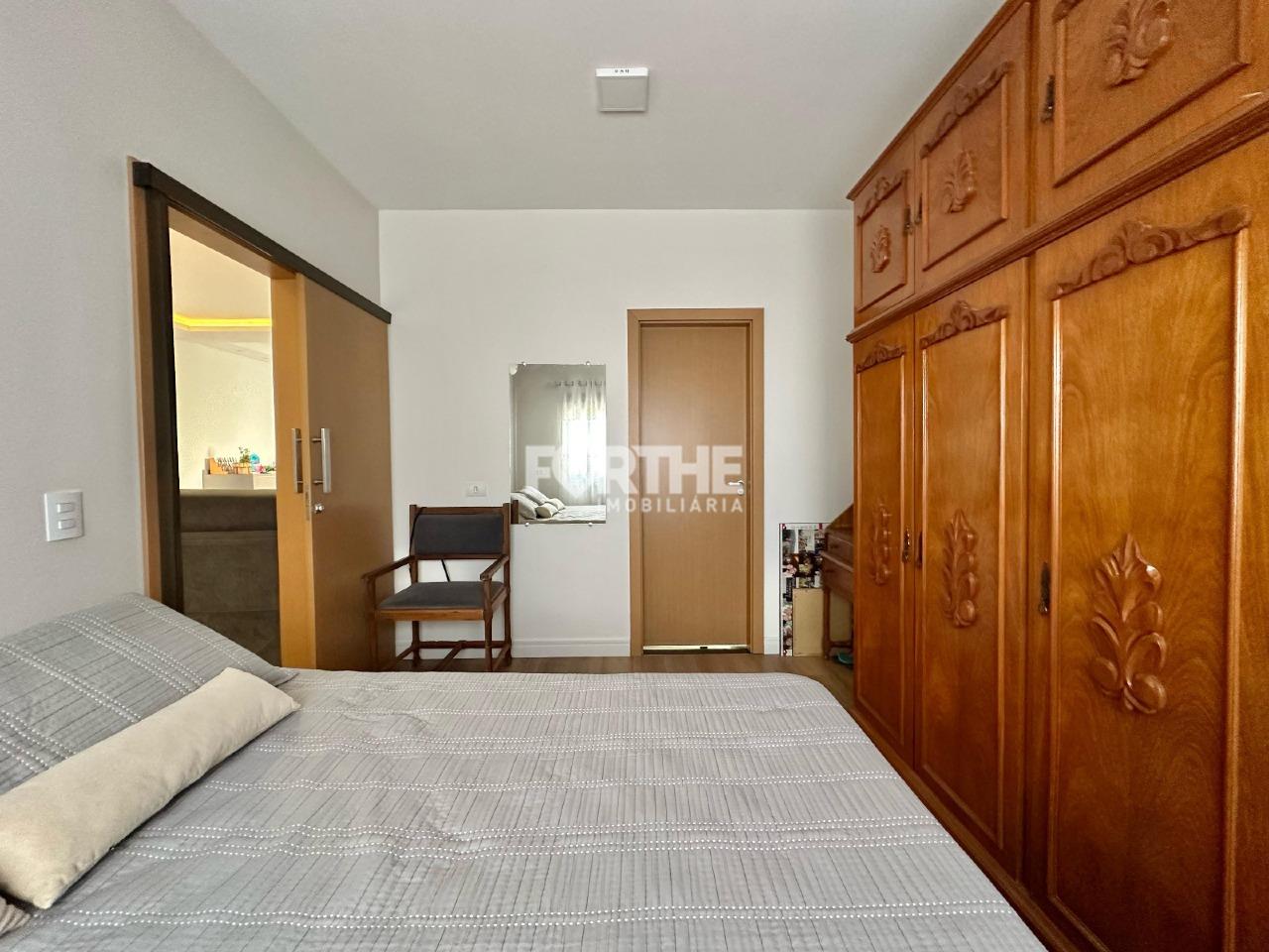 Casa à venda no Tropical III: 