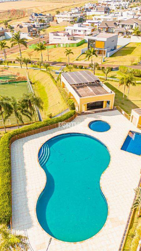 Terreno em condomínio à venda no FAG: 