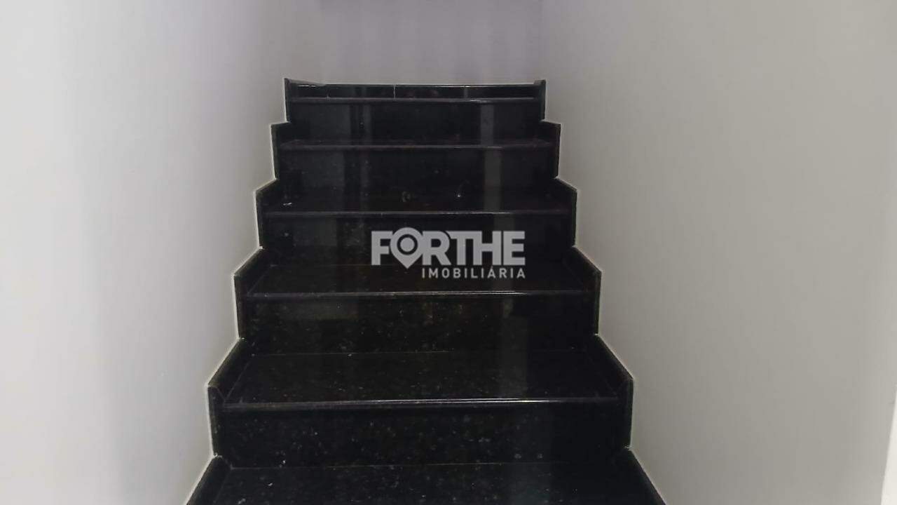 Sobrado à venda no Recanto Tropical: 